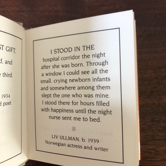 MOTHERHOOD Mini Book - Picture 7 of 9